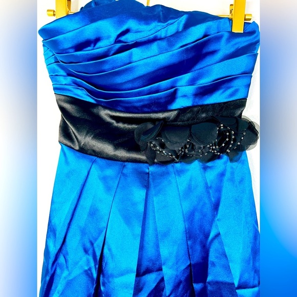 Speechless Strapless Blue Satin Dress with Black Bow - Size 3 - Picture 4 of 10
